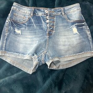 Button fly demin shorts